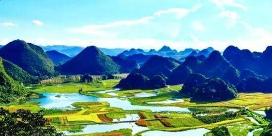 云南河长苹果版
:云南坝美，人少景美进出靠一河2溶洞连接，被誉现实版“桃花源”