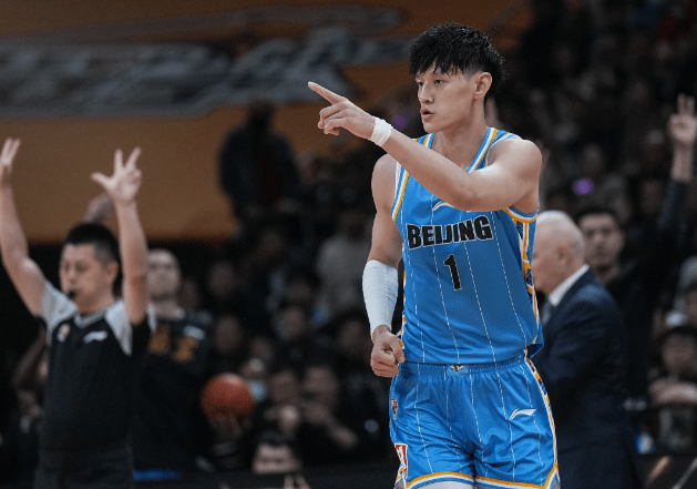 韩版女声小苹果
:扣疯了！张镇麟23分无处不在 曾凡博进攻手段需补强