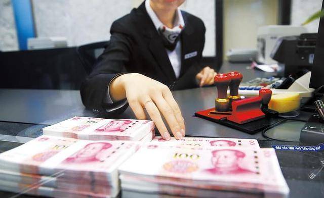 手机短信发不出去:在办理银行卡时候，是否需要“短信通知”呢？听听内部员工的看法