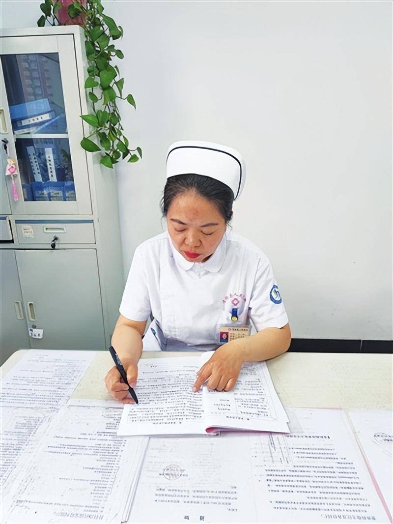 vt手机:不同的年龄 同样的担当——国际护士节，带你走近身边的“南丁格尔”