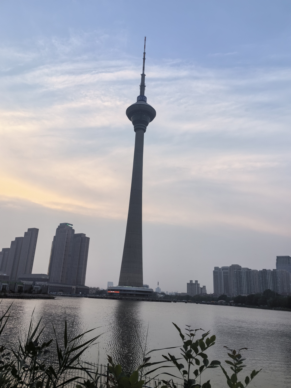 通天塔手机版通天塔完整版手机在线播放-第2张图片-太平洋在线下载